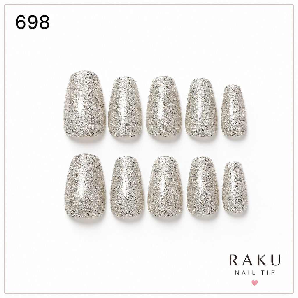 698 ネイルチップ シルバーラメ ミディアム コフィン ナチュラル 上品 キラキラ 華やか パーティー 結婚式  10枚セット RAKU