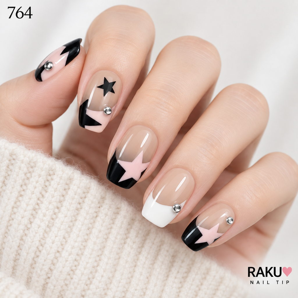 764 ネイルチップ ブラックスター ピンクベージュ ビジュー コフィン ミディアム RAKU