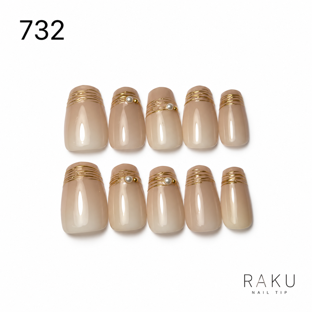 732 ネイルチップ ヌードベージュ ゴールドライン パール コフィン ミディアム 上品 10枚セット RAKU